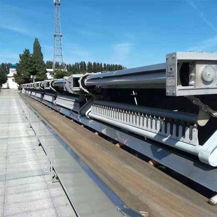 回轉(zhuǎn)式清污機