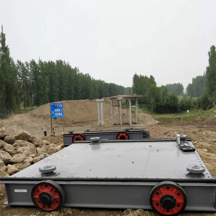 動(dòng)滑輪鋼制閘門(mén)